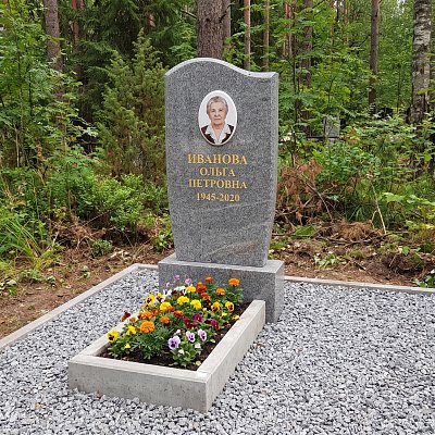 Памятник из серого гранита В-3